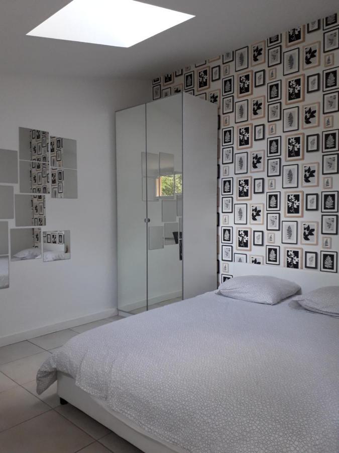 Les Restanques - Chambre D'Hotes Cuges-les-Pins Kültér fotó