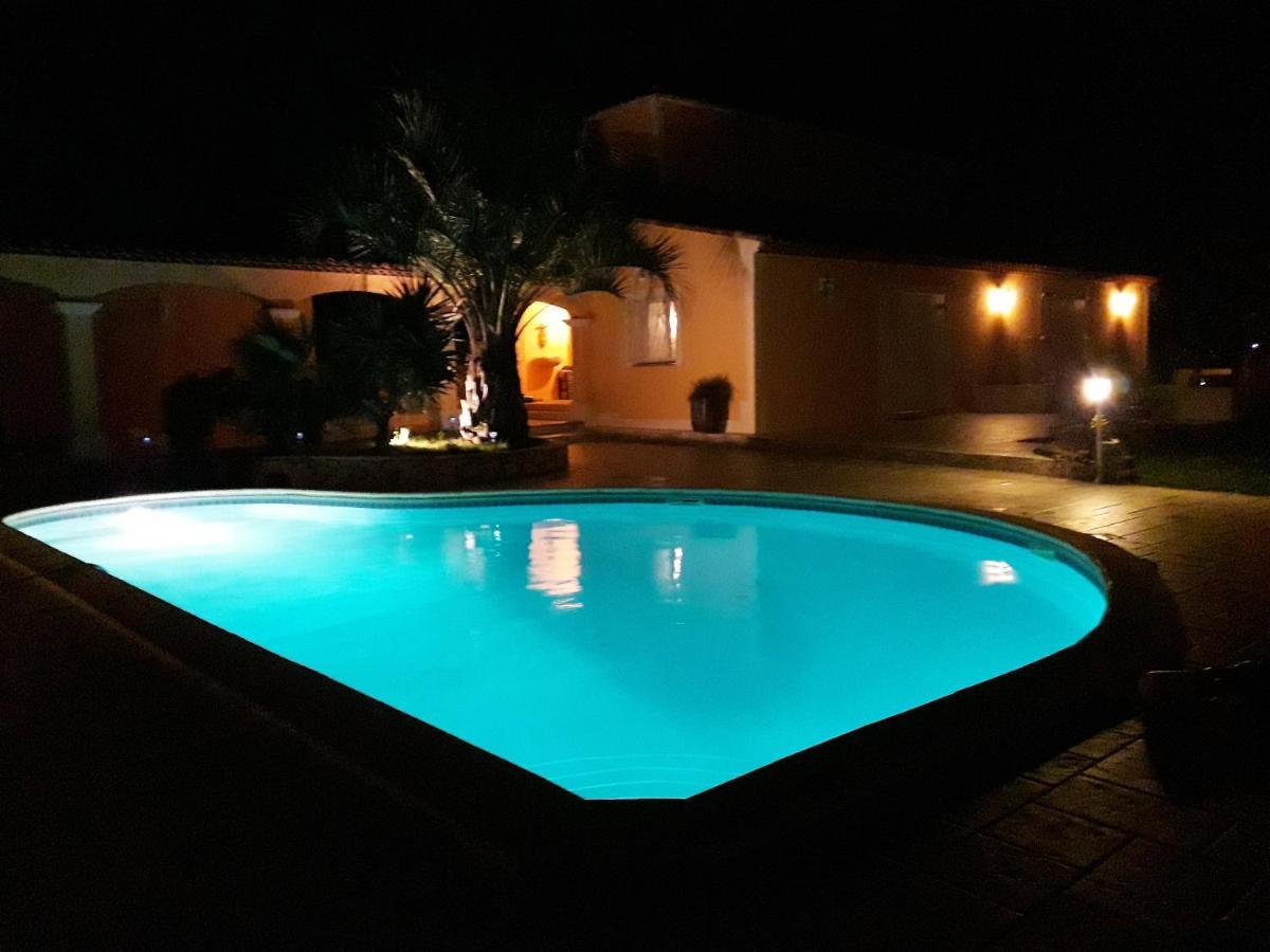 Les Restanques - Chambre D'Hotes Cuges-les-Pins Kültér fotó