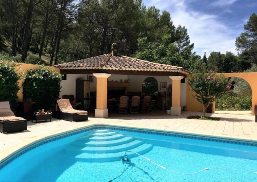 Les Restanques - Chambre D'Hotes Cuges-les-Pins Kültér fotó
